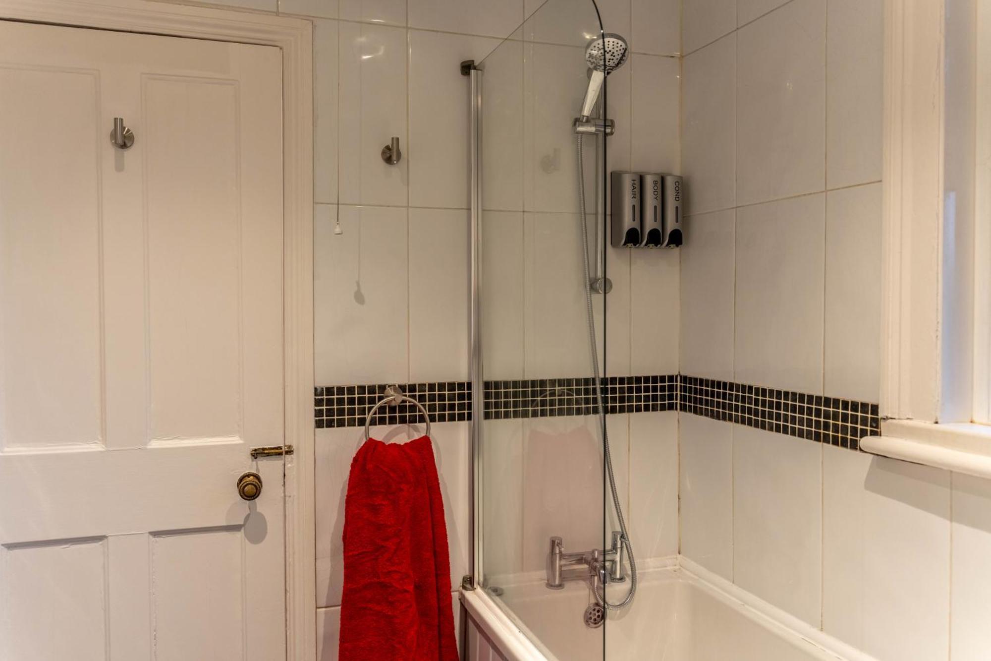 Lodging In Carrickfergus Centre Eksteriør bilde